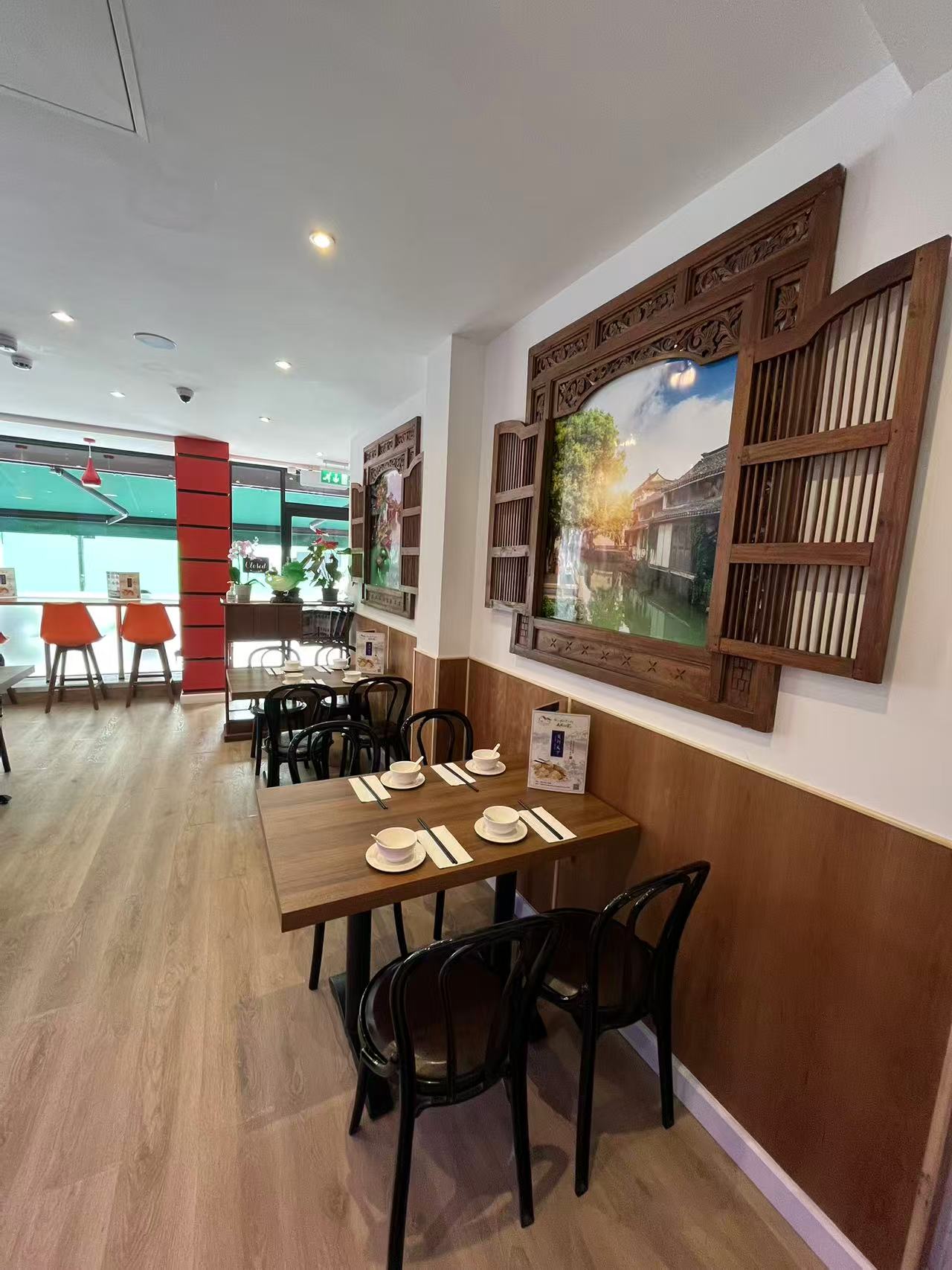 Restaurant fit-out and decoration, New Oxford Street — image 2
