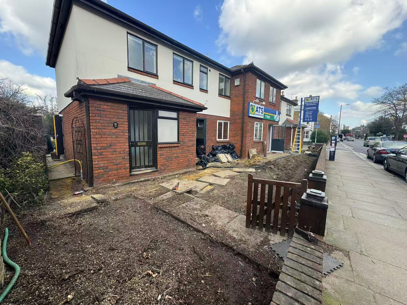 Natural stone forecourt, commercial premises — image 3