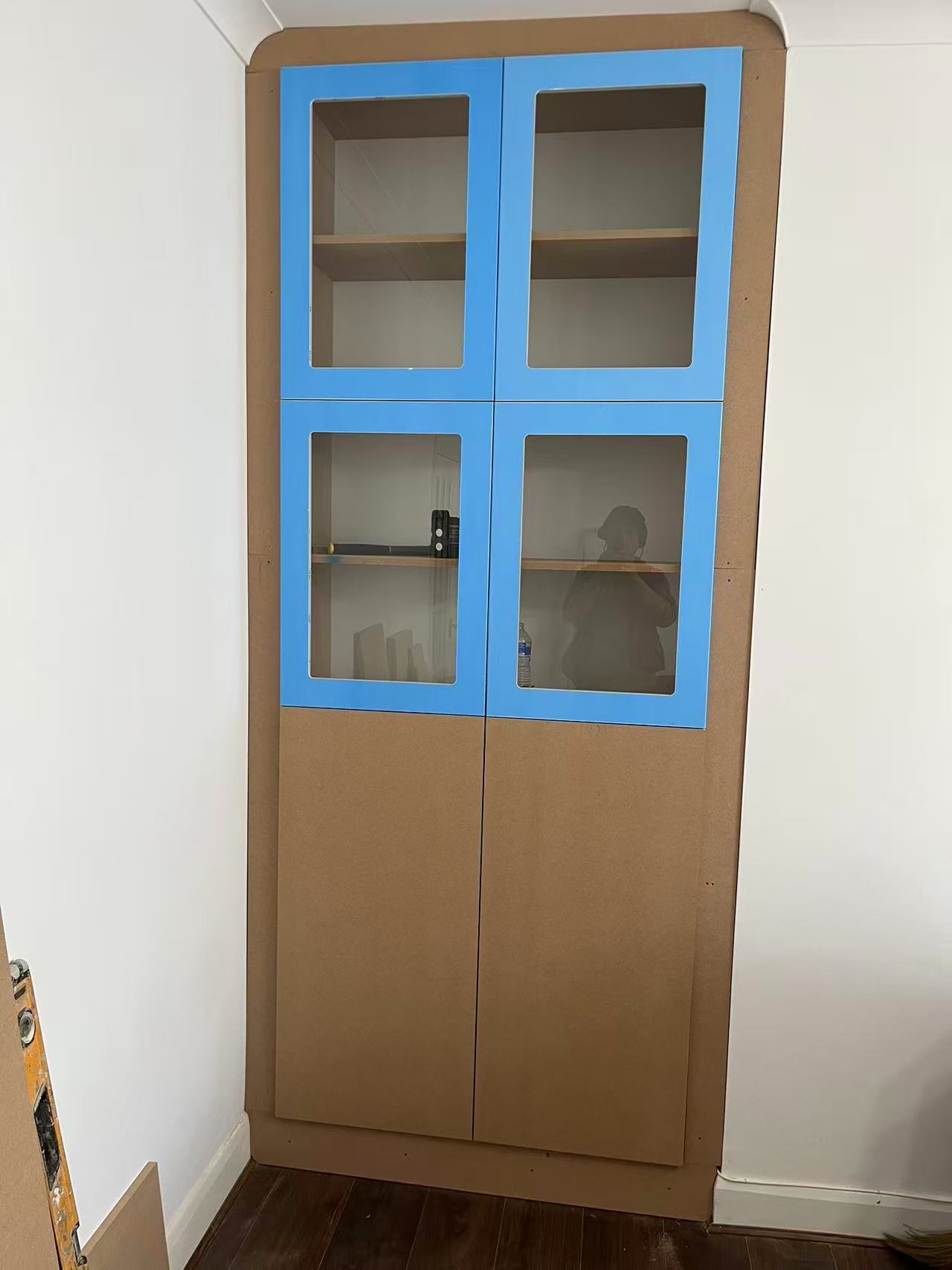 Bespoke alcove display cabinet with glazed doors — image 1