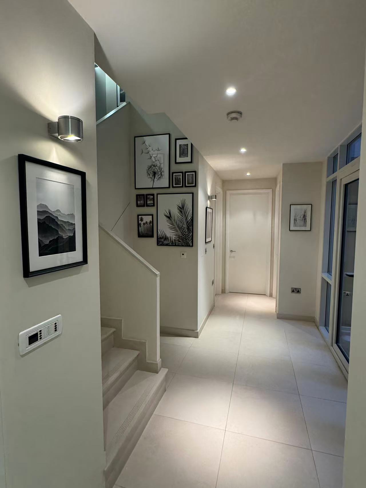Hallway and stairwell redecoration — image 2