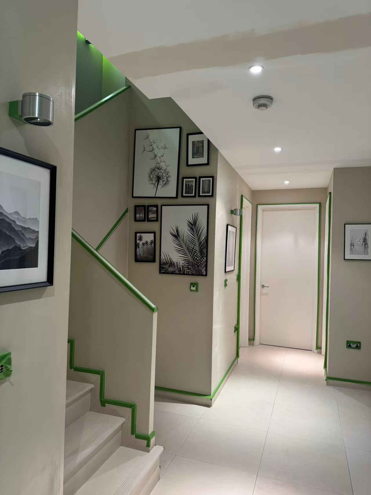 Hallway and stairwell redecoration — image 1