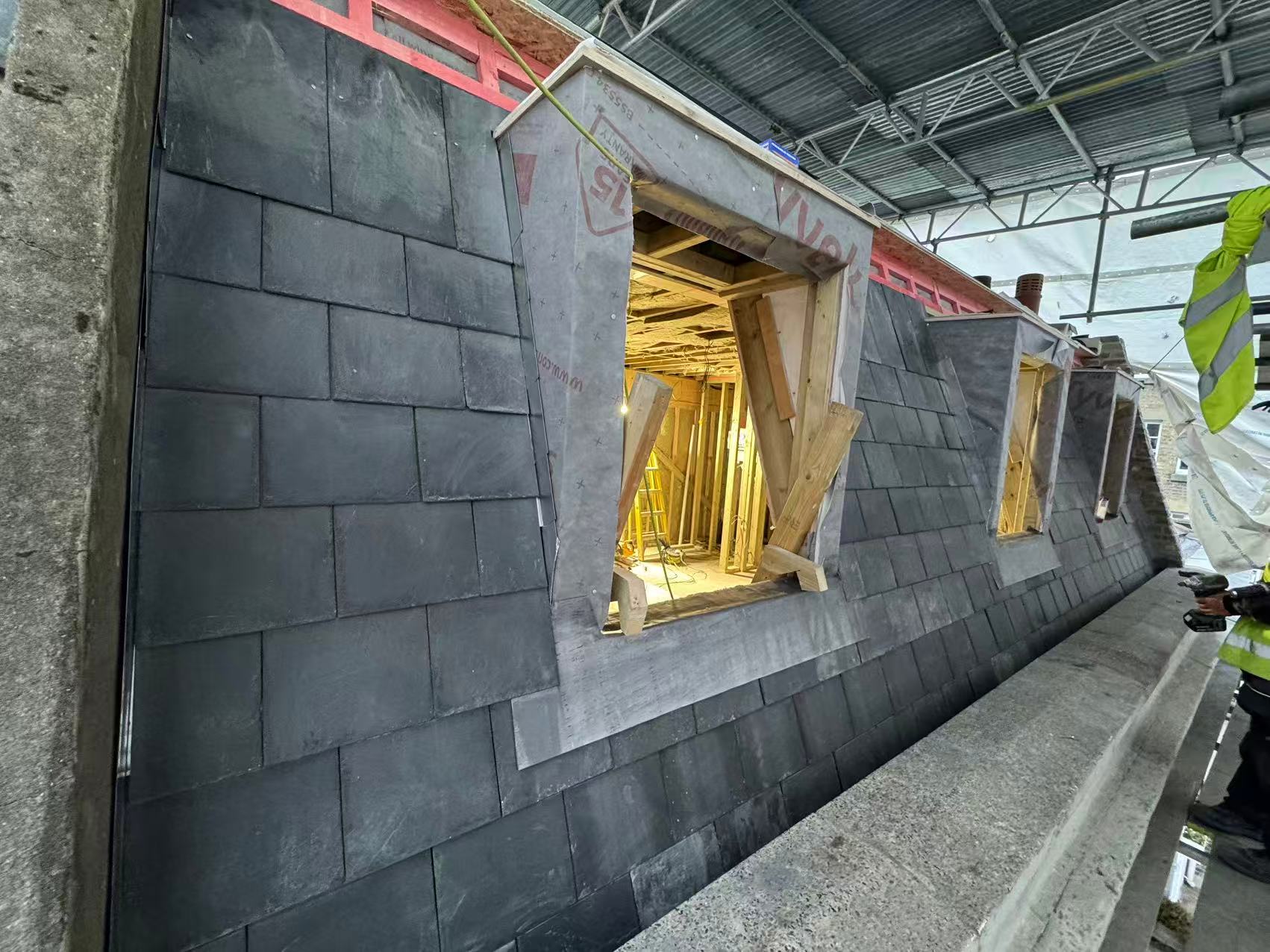 Slate-clad mansard dormer with sash windows — image 1