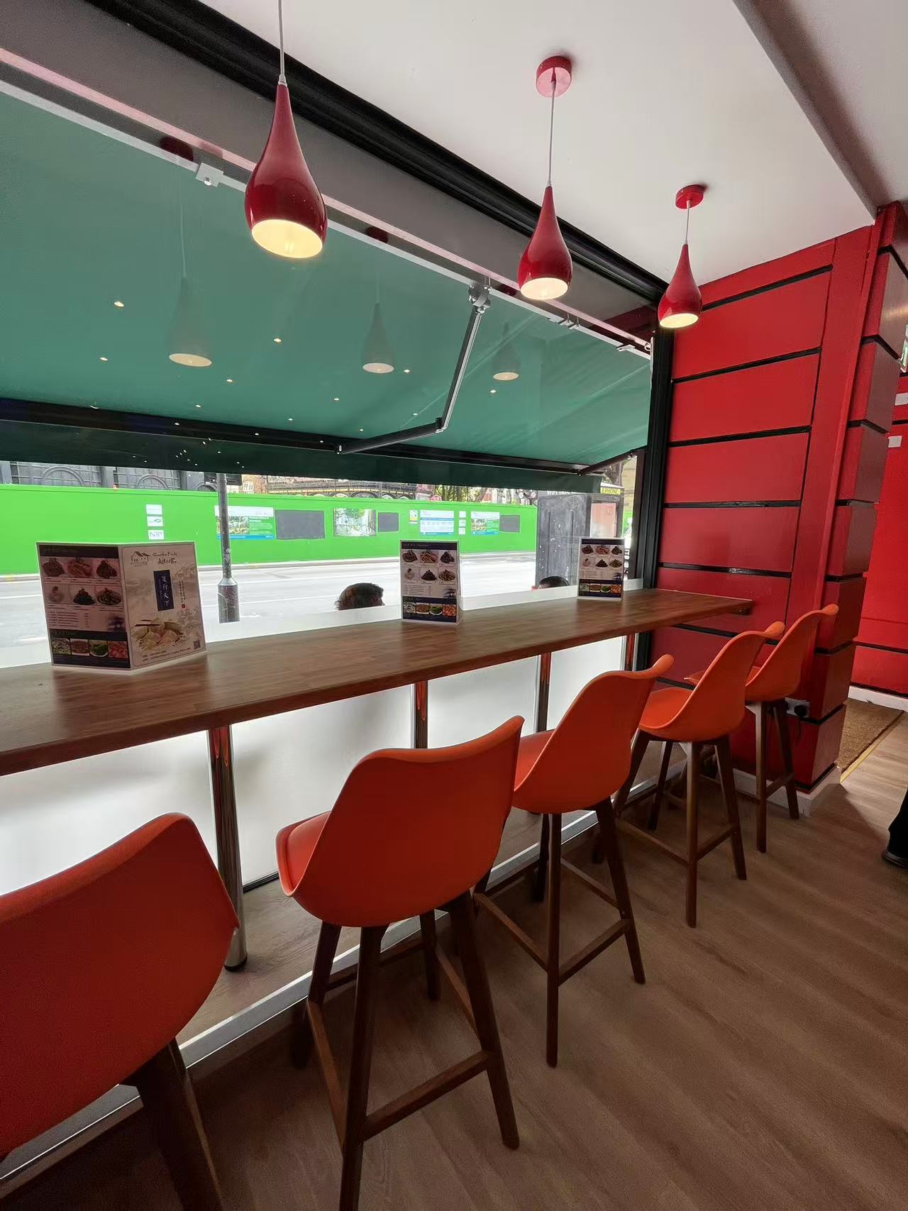 Restaurant fit-out and decoration, New Oxford Street — image 3